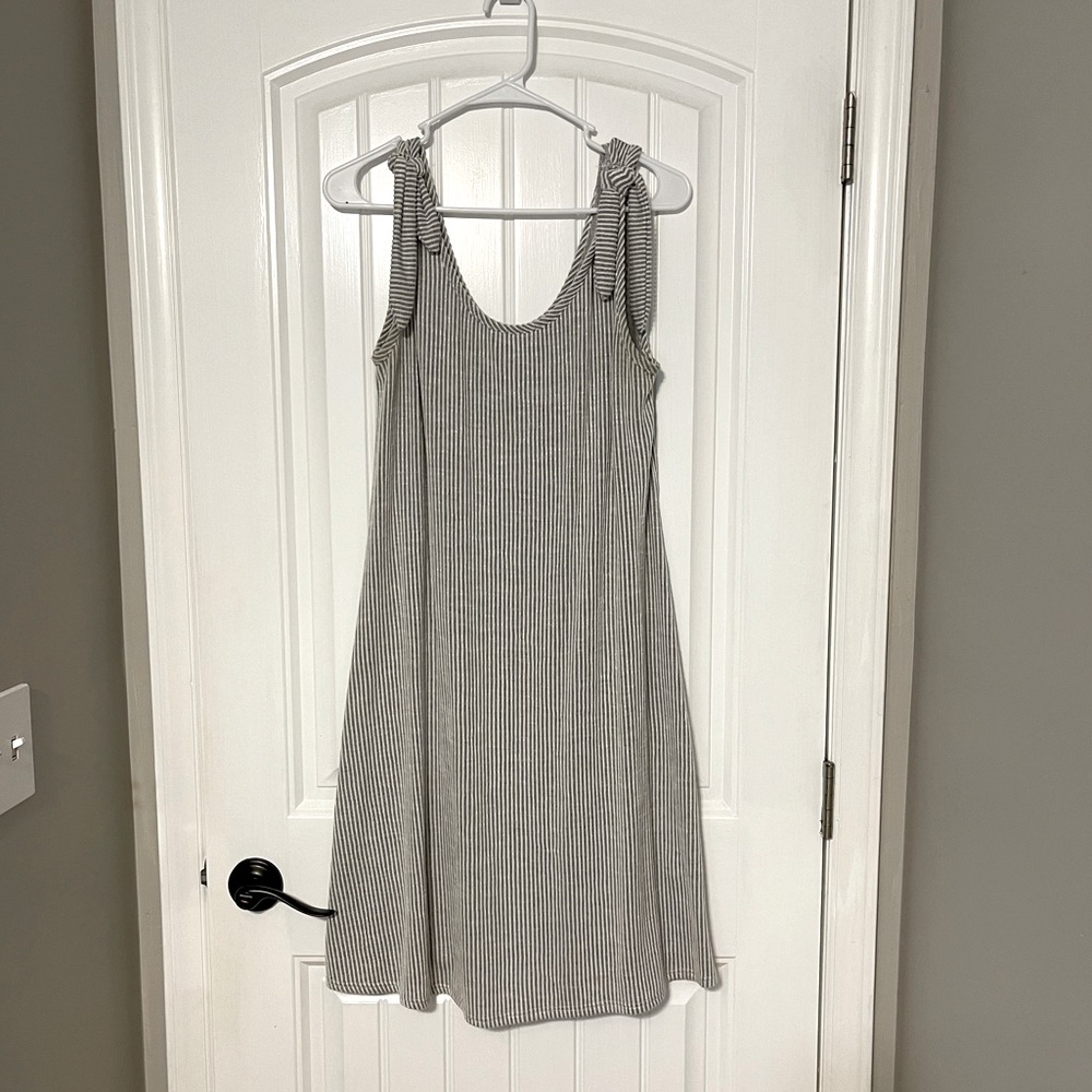 Olivia Rae Knotted Sleeve Dress
